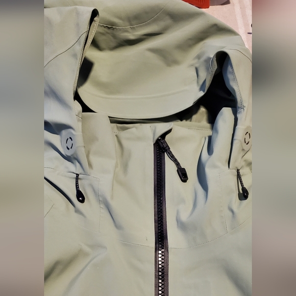 Womens Burton AK 2L GORE-TEX Embark Jacket - Picture 7 of 14